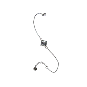 צמיד המורשת לאישה עם שבב תנ”ך – המפגש בין מסורת לטכנולוגיה